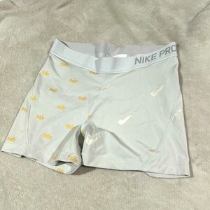 Nike pro shorts size Large